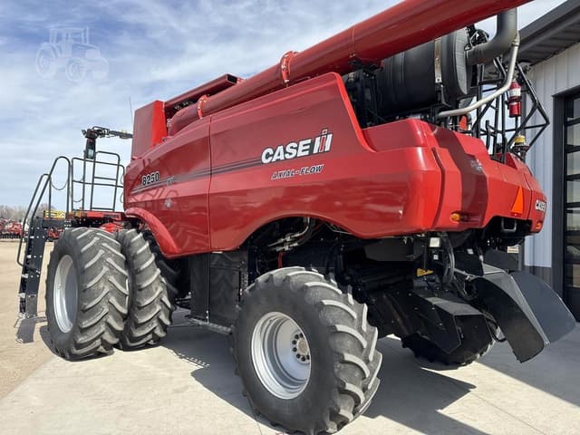 Image of Case IH 8250 equipment image 3
