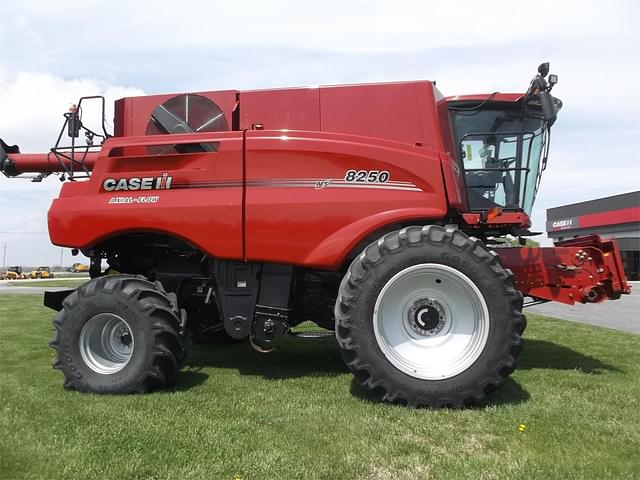 Image of Case IH 8250 equipment image 4