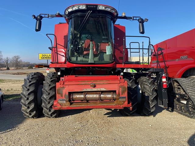 Image of Case IH 8250 equipment image 2