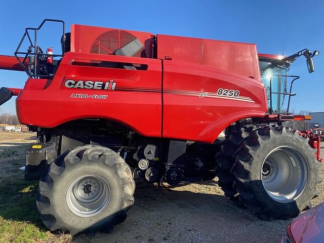 Image of Case IH 8250 equipment image 3