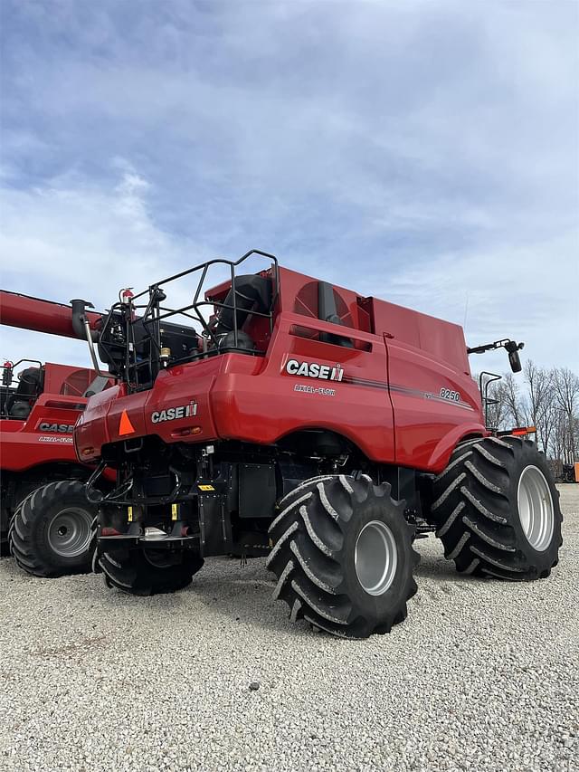 Image of Case IH 8250 equipment image 3