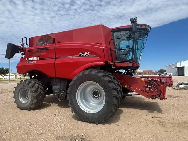 Image of Case IH 8250 equipment image 3