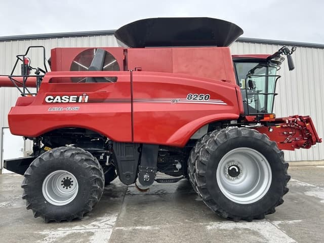 Image of Case IH 8250 equipment image 3