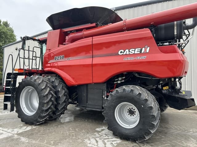 Image of Case IH 8250 equipment image 4