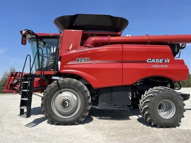 Image of Case IH 8250 equipment image 2