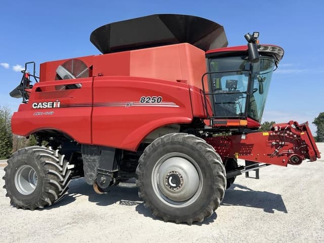 Image of Case IH 8250 equipment image 1