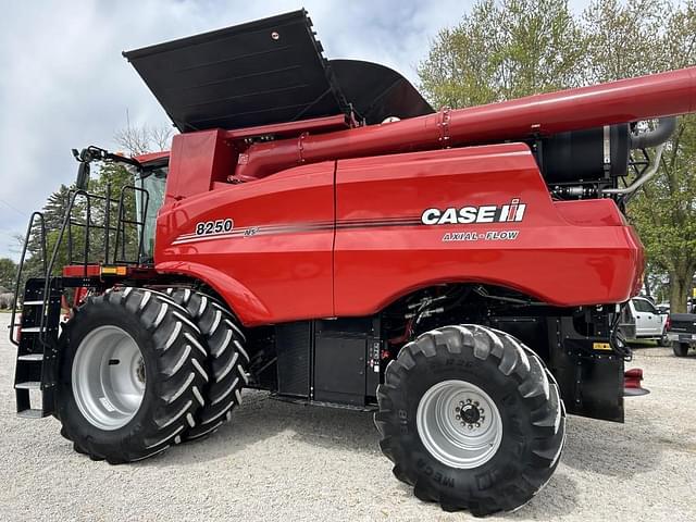 Image of Case IH 8250 equipment image 4