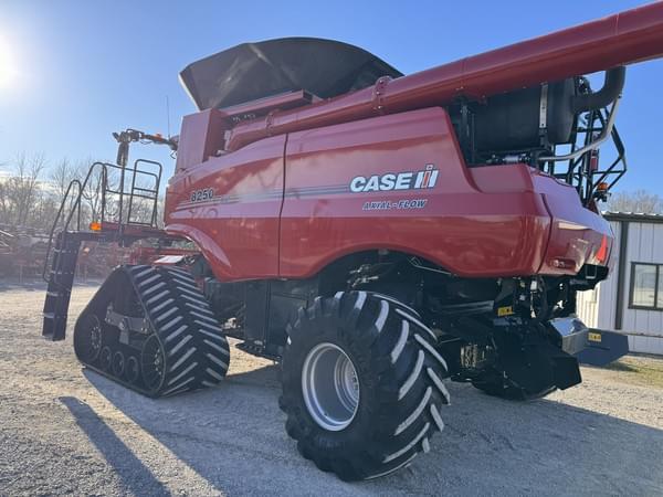 Image of Case IH 8250 equipment image 1