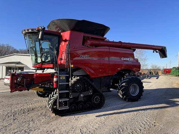 Image of Case IH 8250 equipment image 2