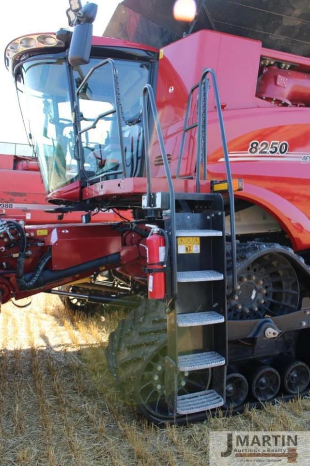 Image of Case IH 8250 equipment image 4
