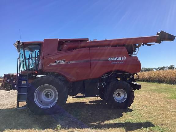 Image of Case IH 8250 equipment image 3