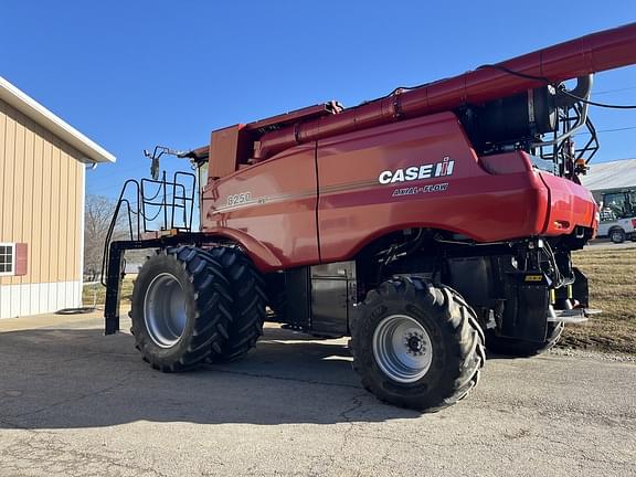 Image of Case IH 8250 equipment image 2