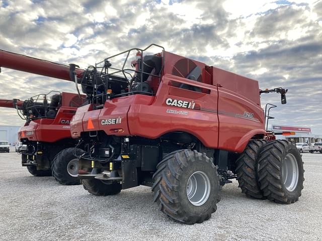 Image of Case IH 8250 equipment image 2