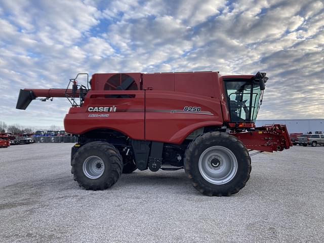 Image of Case IH 8250 equipment image 1