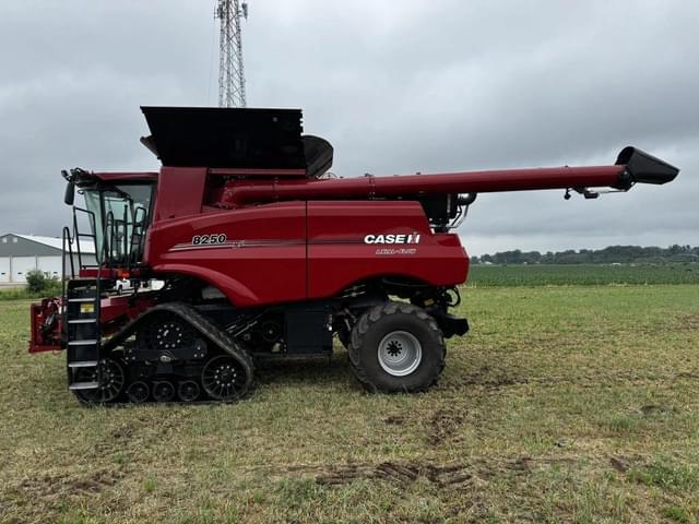 Image of Case IH 8250 equipment image 1