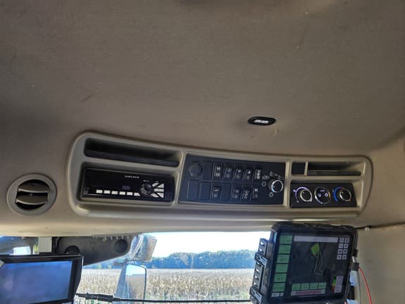 Image of Case IH 8250 equipment image 2