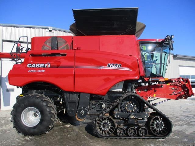 Image of Case IH 8250 equipment image 3