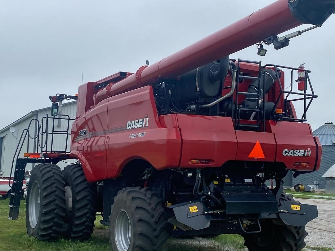 Image of Case IH 8250 Image 1