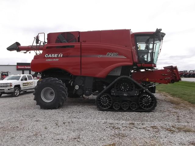 Image of Case IH 8250 equipment image 4