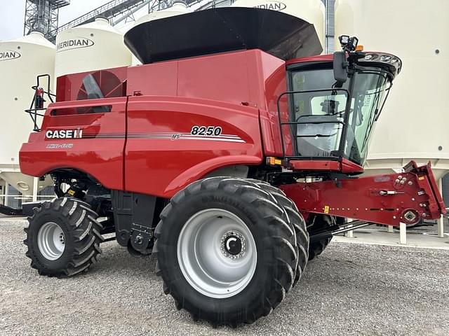Image of Case IH 8250 equipment image 1