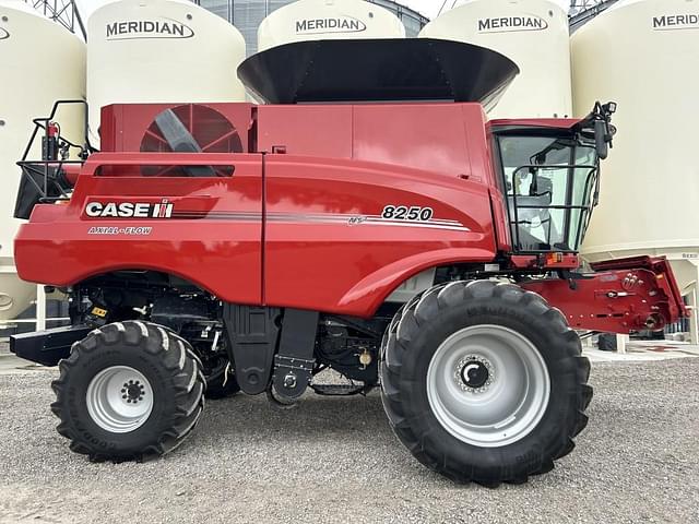 Image of Case IH 8250 equipment image 3
