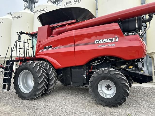 Image of Case IH 8250 equipment image 4