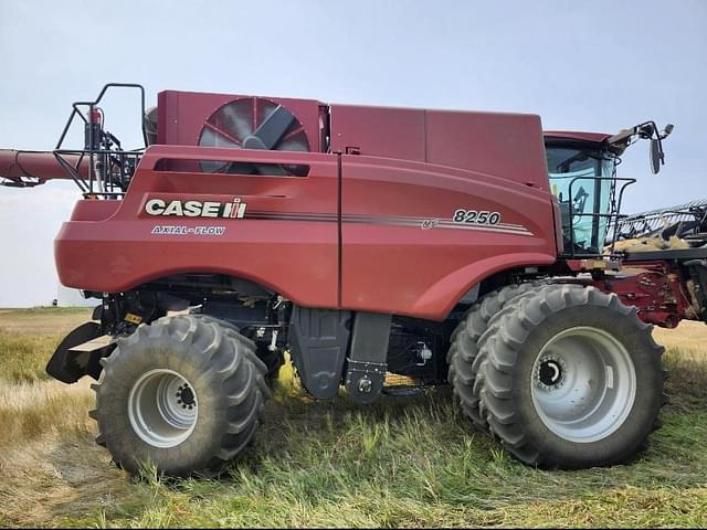 Image of Case IH 8250 equipment image 1