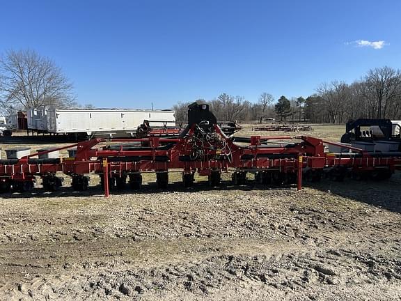 Image of Case IH 1235 Primary image