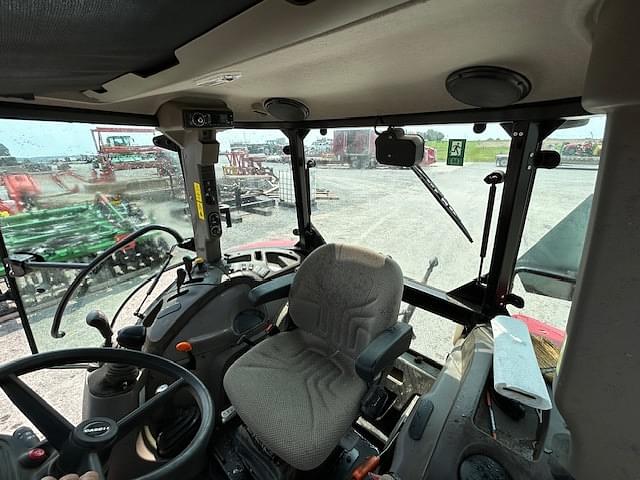 Image of Case IH Farmall 100C equipment image 1