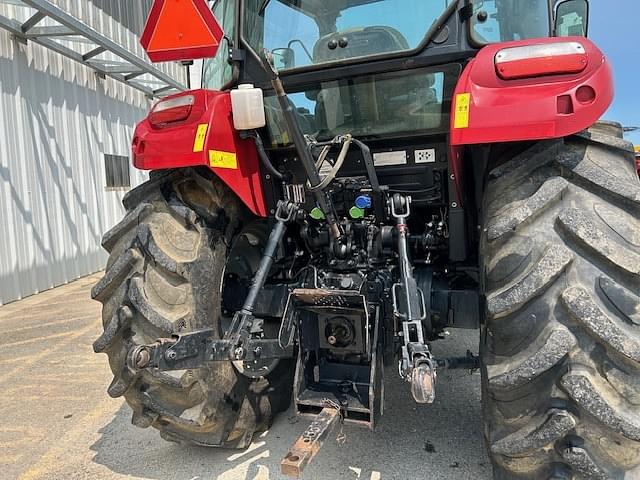 Image of Case IH Farmall 100C equipment image 2