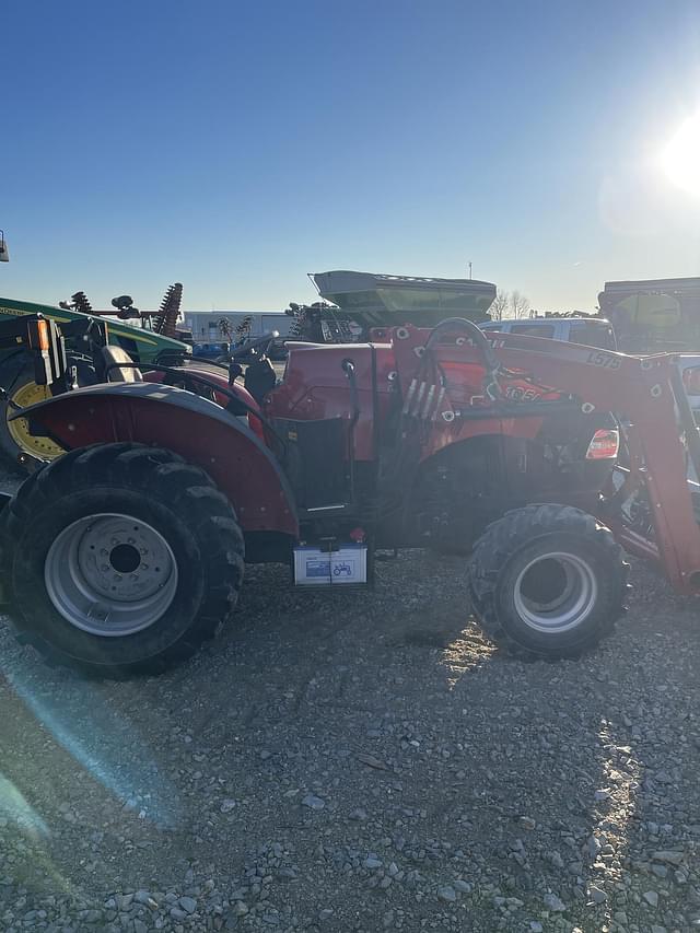 Image of Case IH Farmall 105A equipment image 3