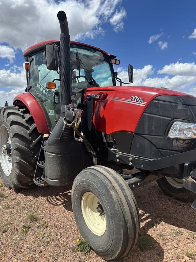 Image of Case IH Farmall 110A equipment image 4