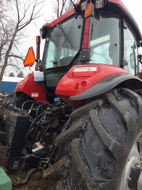 Image of Case IH Farmall 110A equipment image 2