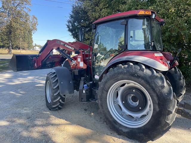 Image of Case IH Farmall 110C equipment image 3