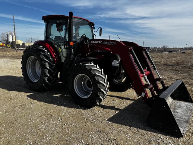 Image of Case IH Farmall 110C equipment image 1