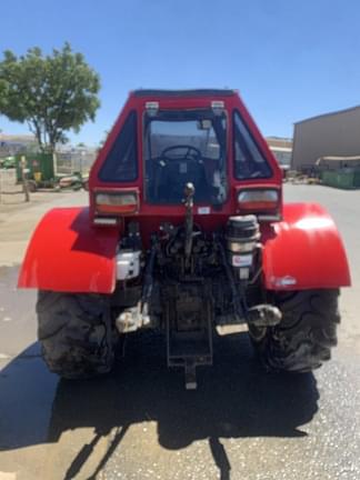 Image of Case IH Farmall 120C equipment image 4