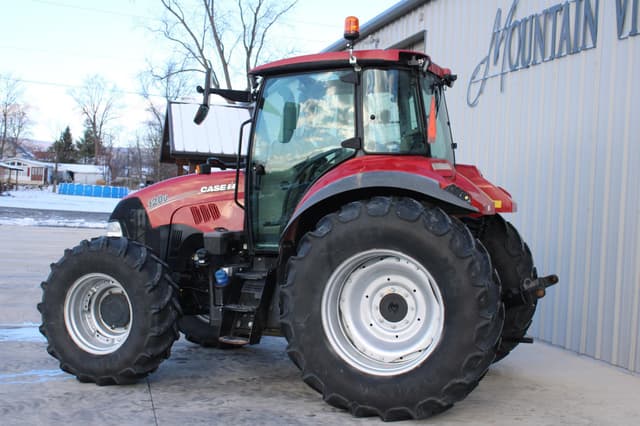 Image of Case IH Farmall 120U equipment image 3