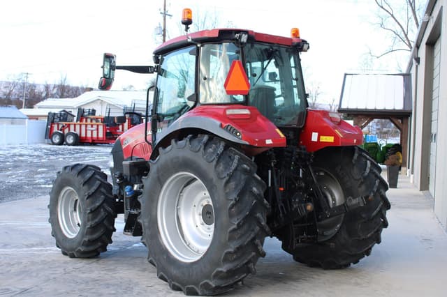 Image of Case IH Farmall 120U equipment image 4