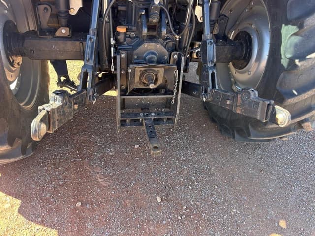 Image of Case IH Farmall 120U equipment image 4