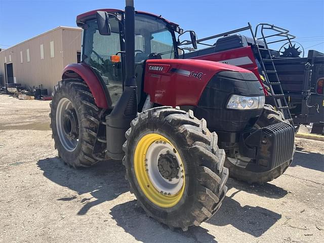 Image of Case IH Farmall 140A equipment image 1