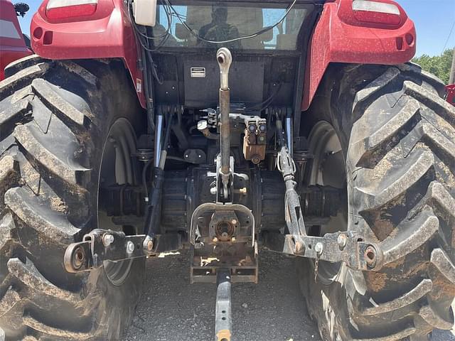 Image of Case IH Farmall 140A equipment image 3