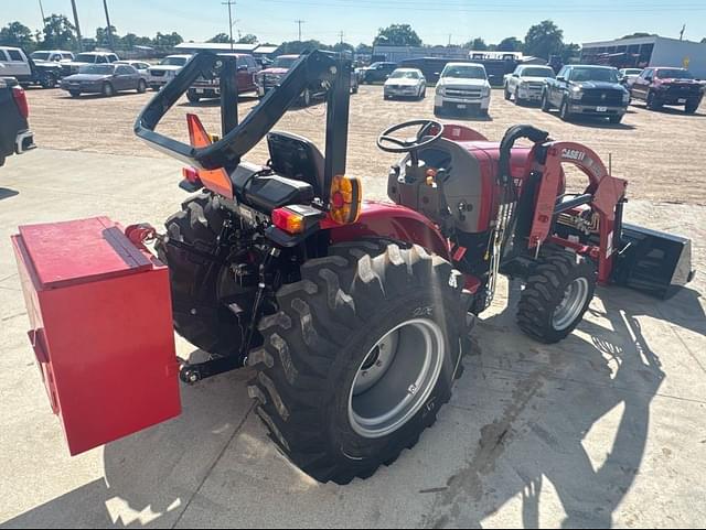 Image of Case IH Farmall 35A equipment image 4