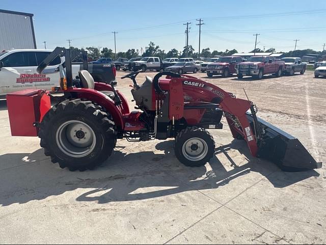 Image of Case IH Farmall 35A equipment image 3