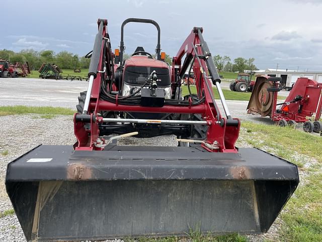 Image of Case IH Farmall 60A equipment image 1