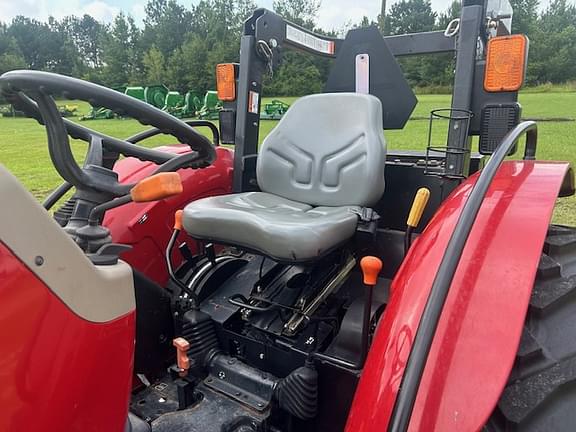 Image of Case IH Farmall 70A equipment image 4