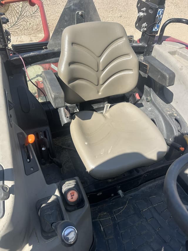 Image of Case IH Farmall 75A equipment image 4
