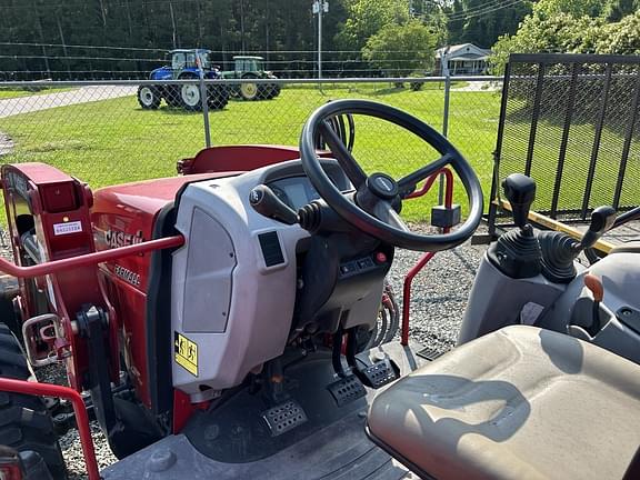 Image of Case IH Farmall 75C equipment image 2