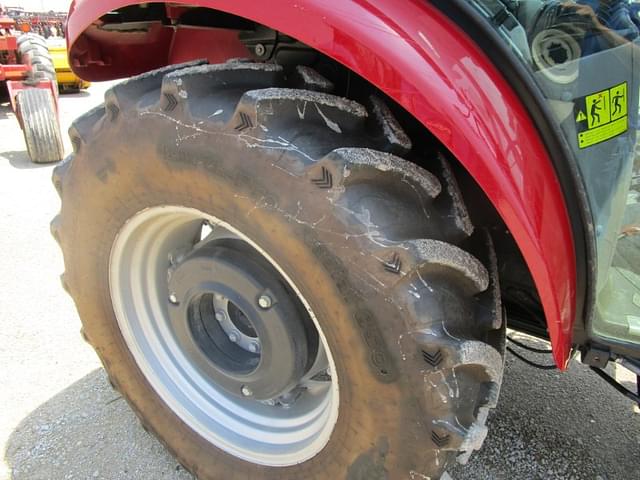 Image of Case IH Farmall 75C equipment image 3