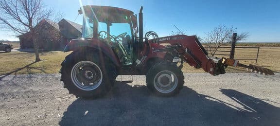 Image of Case IH Farmall 75C equipment image 3