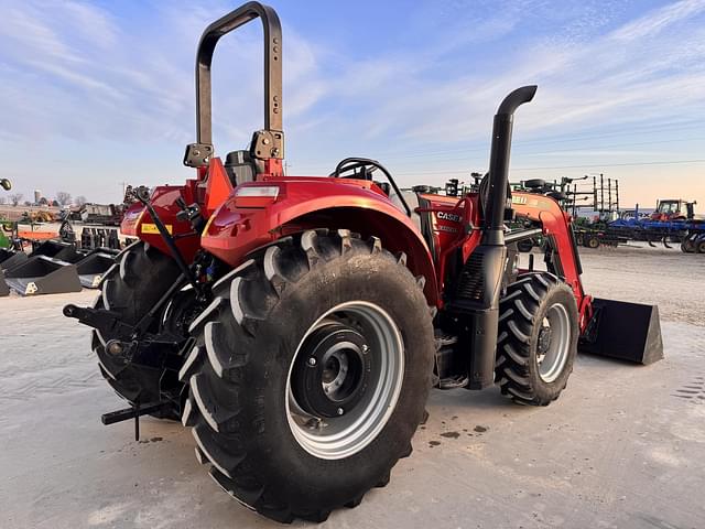 Image of Case IH Farmall 90C equipment image 3